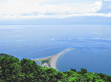 靈龜擺尾-安山岩礫石灘